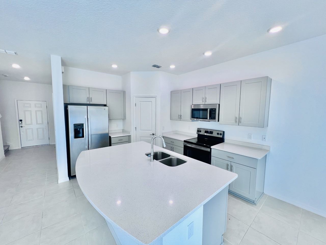 1288 Lago Vista Ct #1 - Photo 7 of 30
