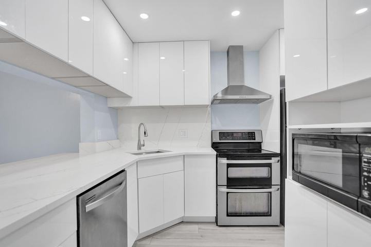 203 Foxtail Drive - Photo 3 of 8