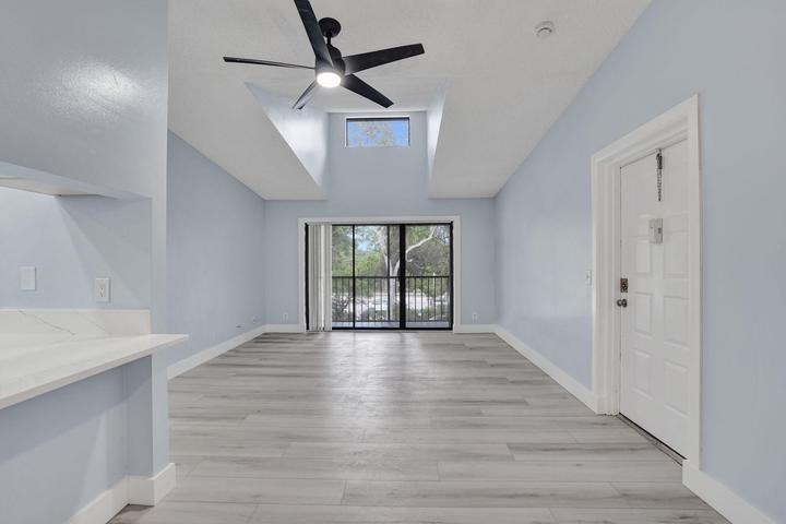 203 Foxtail Drive - Photo 4 of 8