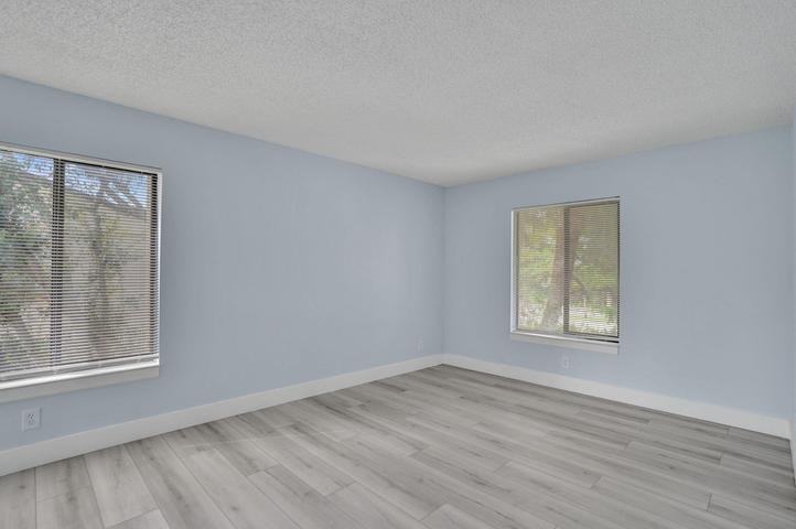 203 Foxtail Drive - Photo 7 of 8