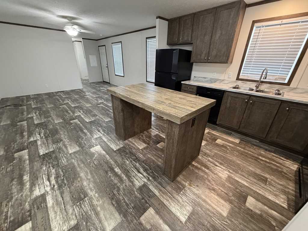 16229 Frontenac Ave #185 - Photo 6 of 25