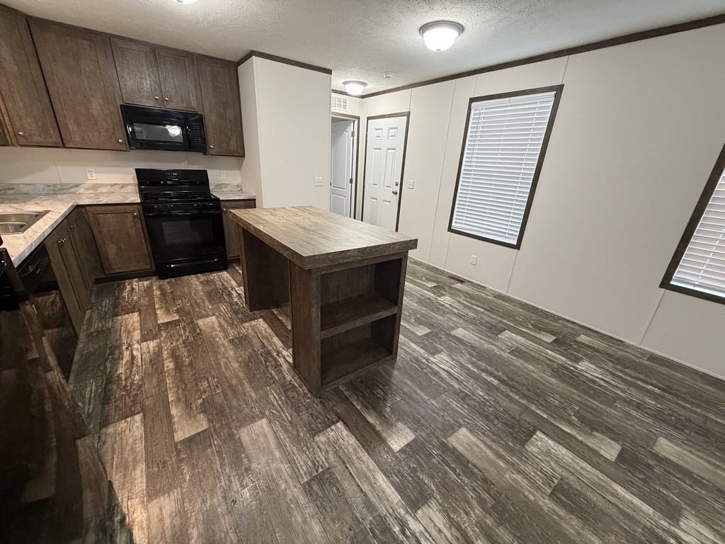 16229 Frontenac Ave #185 - Photo 7 of 25