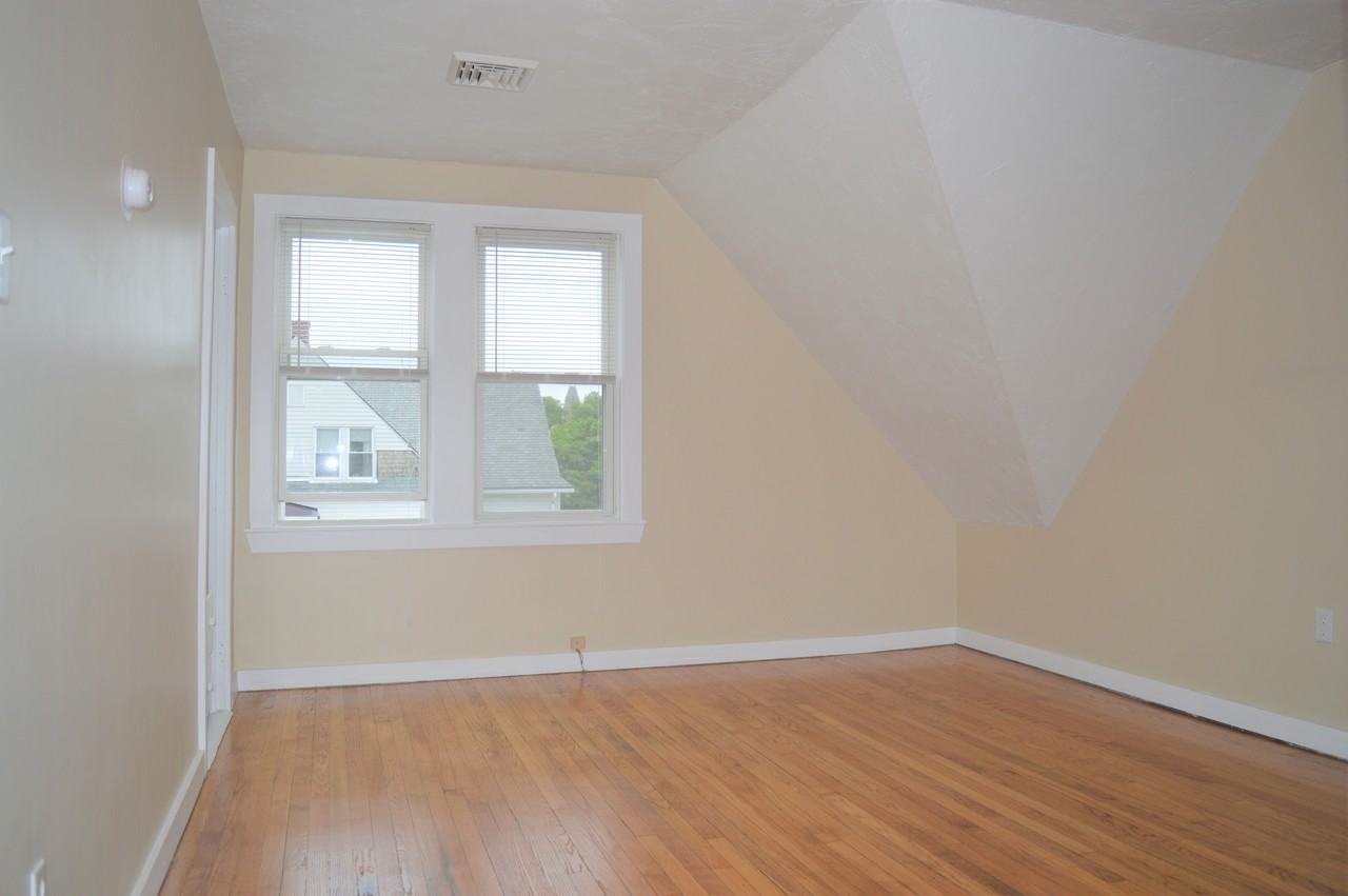 98 West St #3 - Photo 4 of 7