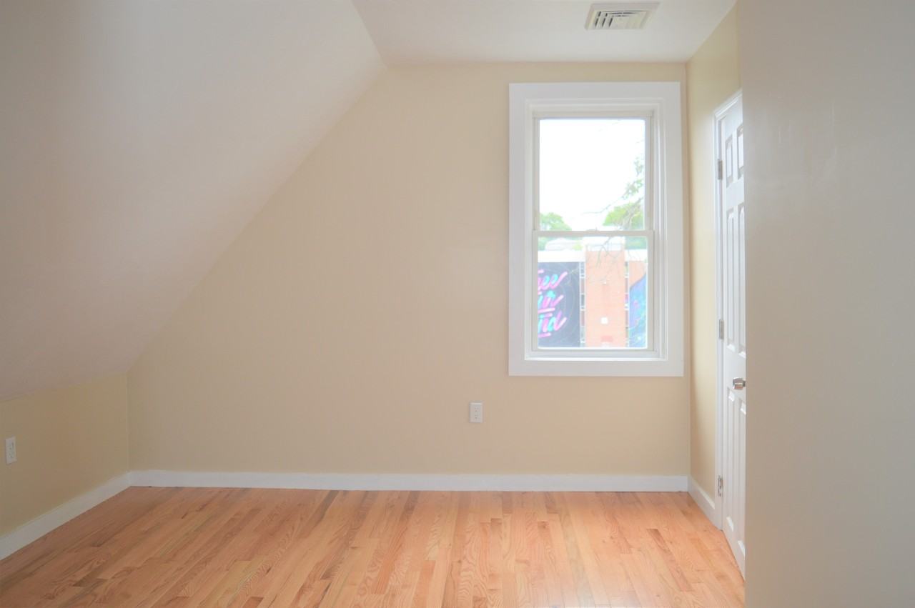 98 West St #3 - Photo 6 of 7