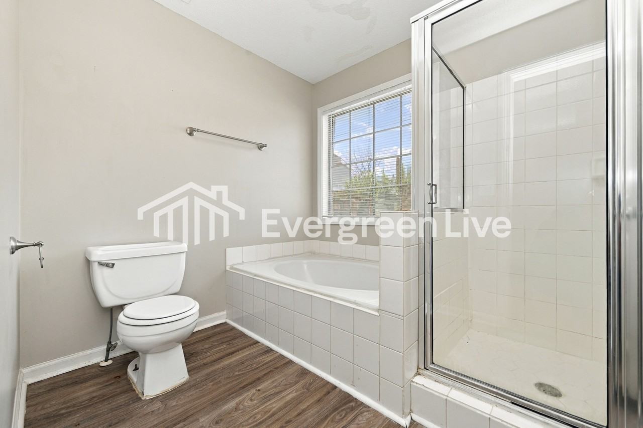 3653 Silver Springs Ct - Photo 2 of 10