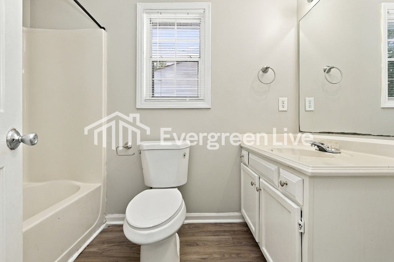 3653 Silver Springs Ct - Photo 3 of 10