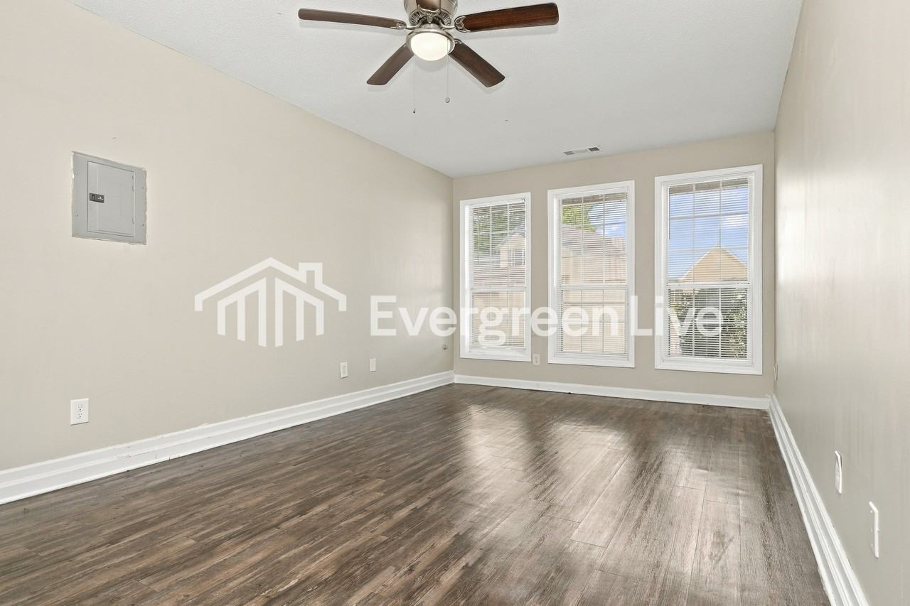 3653 Silver Springs Ct - Photo 7 of 10