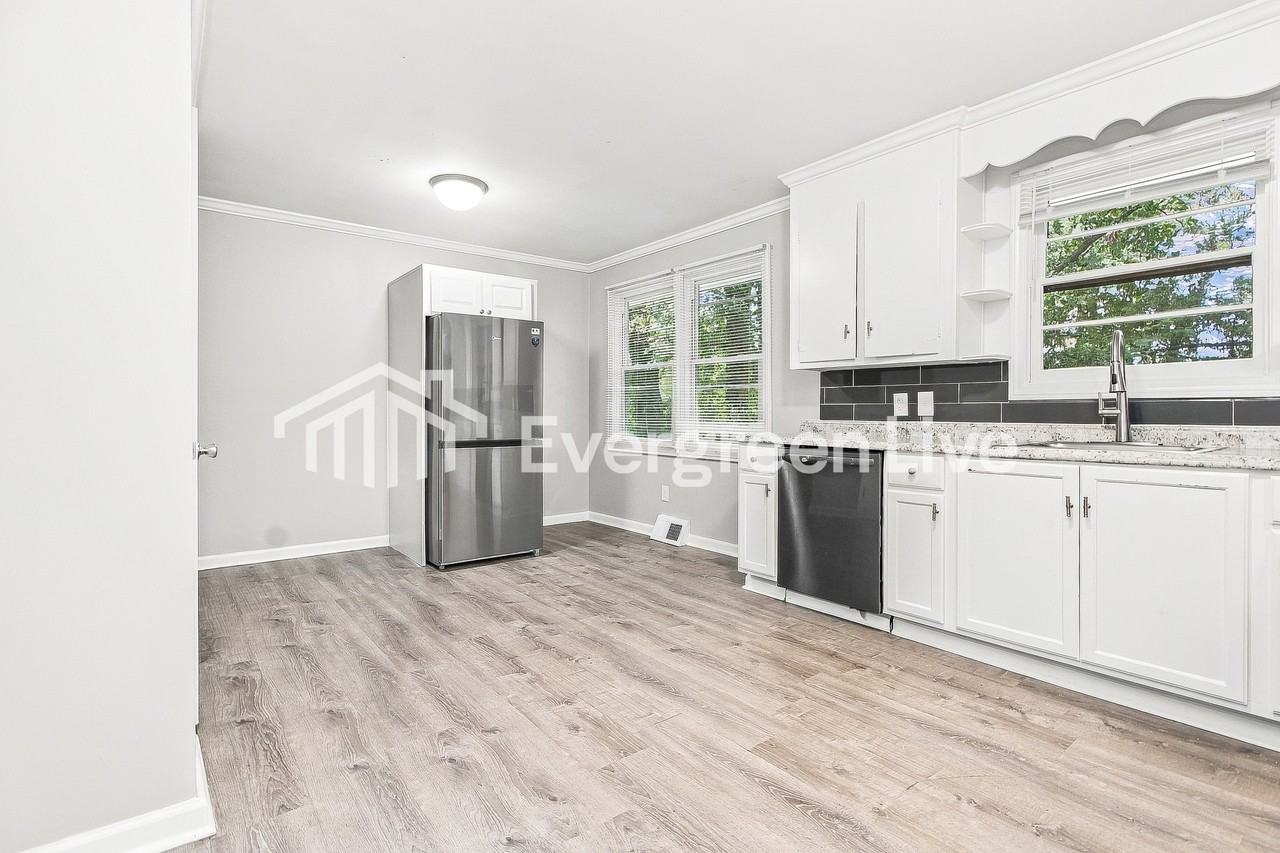 606 Pine Creek Dr - Photo 5 of 15