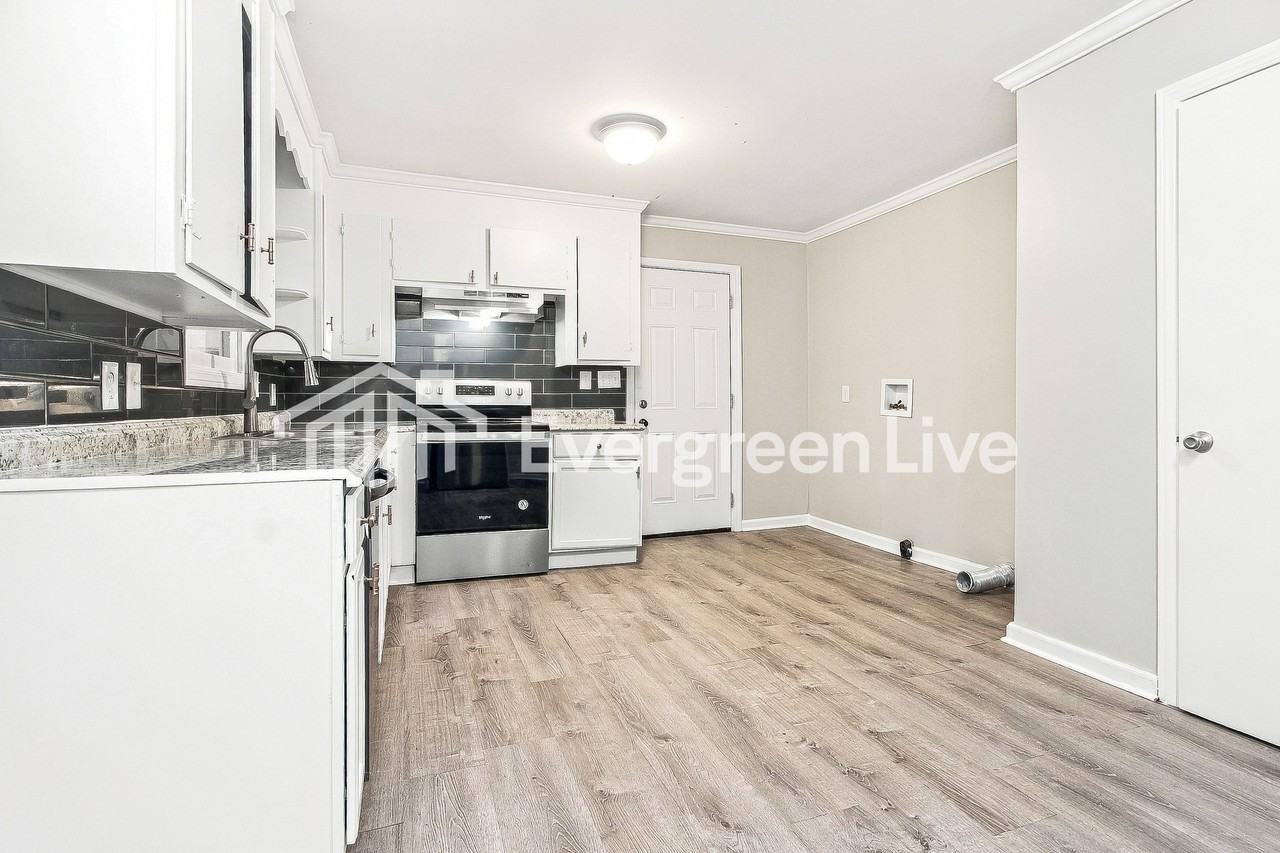 606 Pine Creek Dr - Photo 6 of 15