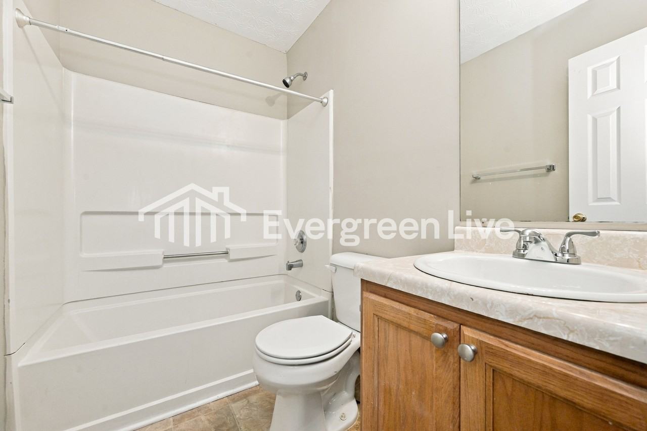 1535 Eastern Sunrise Ln - Photo 3 of 9