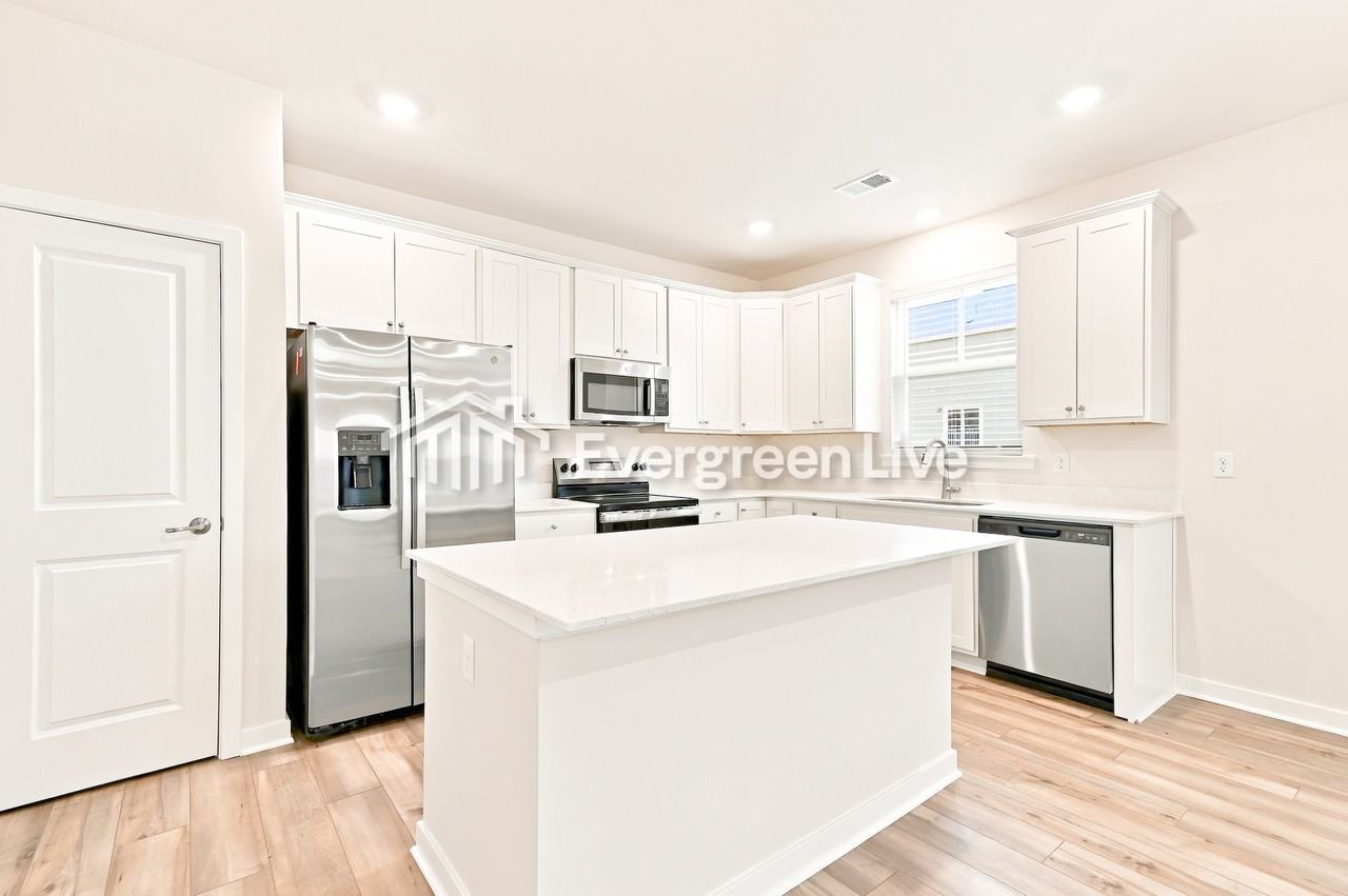 3321 Sunstone Drive - Photo 3 of 14