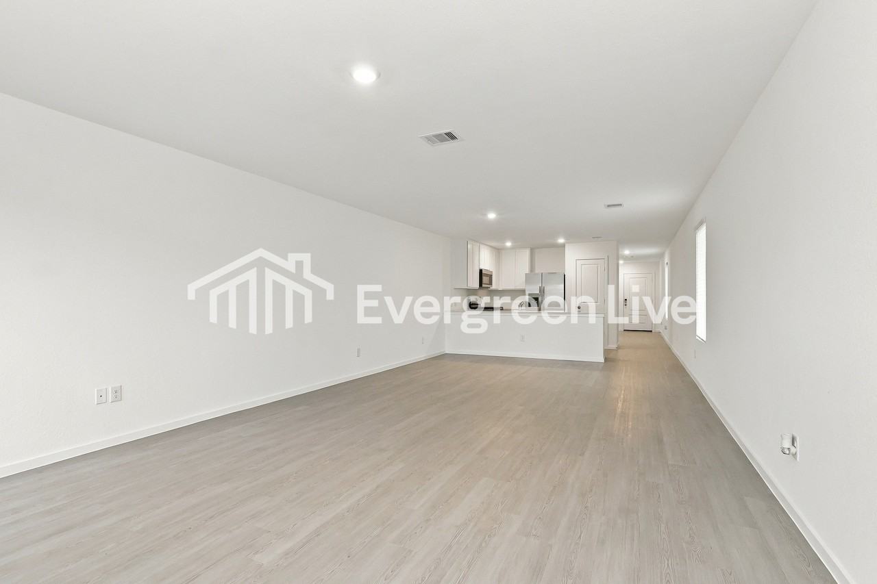 1539 Golden Iris Dr - Photo 6 of 15