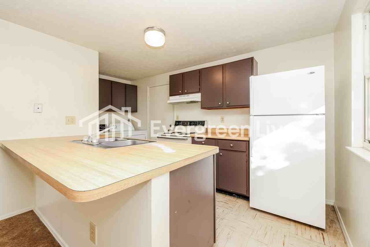 8147 Mount Hood - Photo 2 of 7