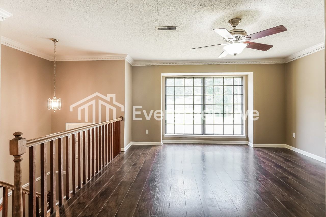 3011 Moonlight Ln - Photo 2 of 15