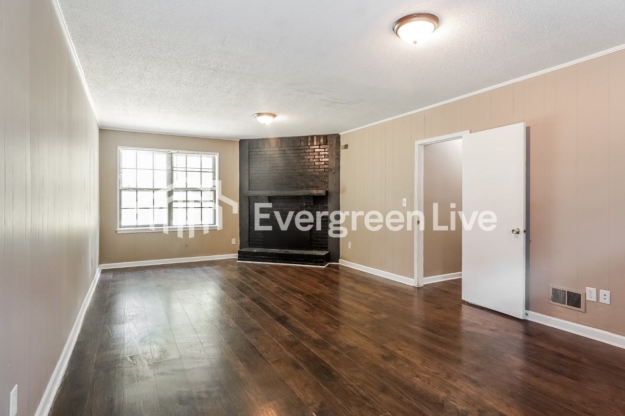 3011 Moonlight Ln - Photo 3 of 15