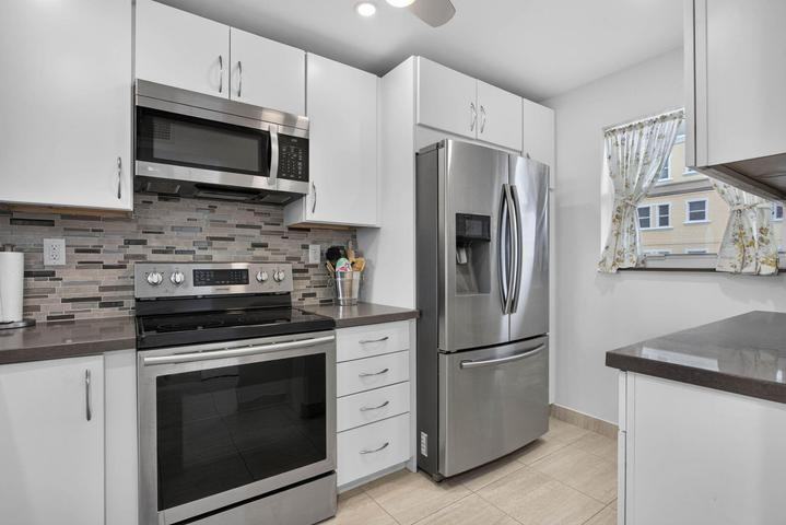 1391 South Ocean Boulevard - Photo 3 of 8