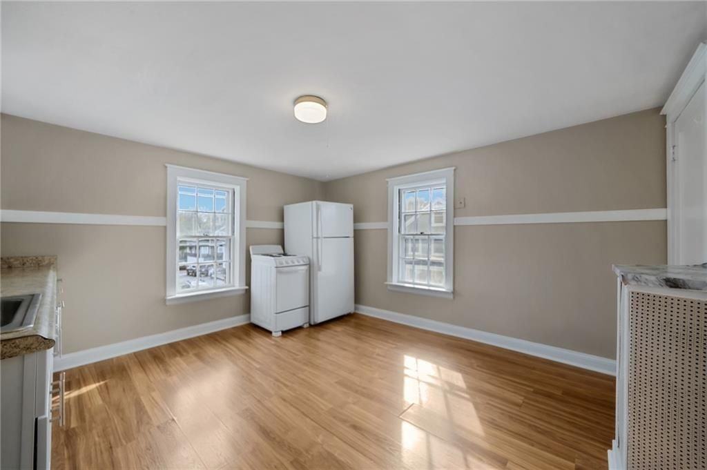 32 Houston Ave ##2 - Photo 3 of 21
