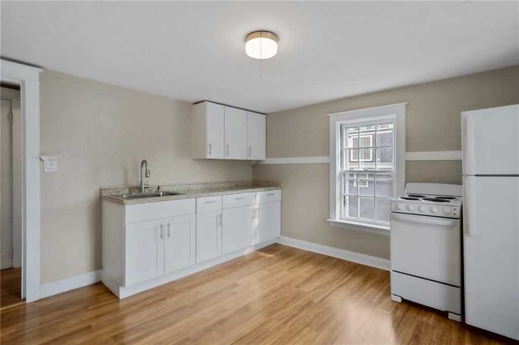 32 Houston Ave ##2 - Photo 4 of 21
