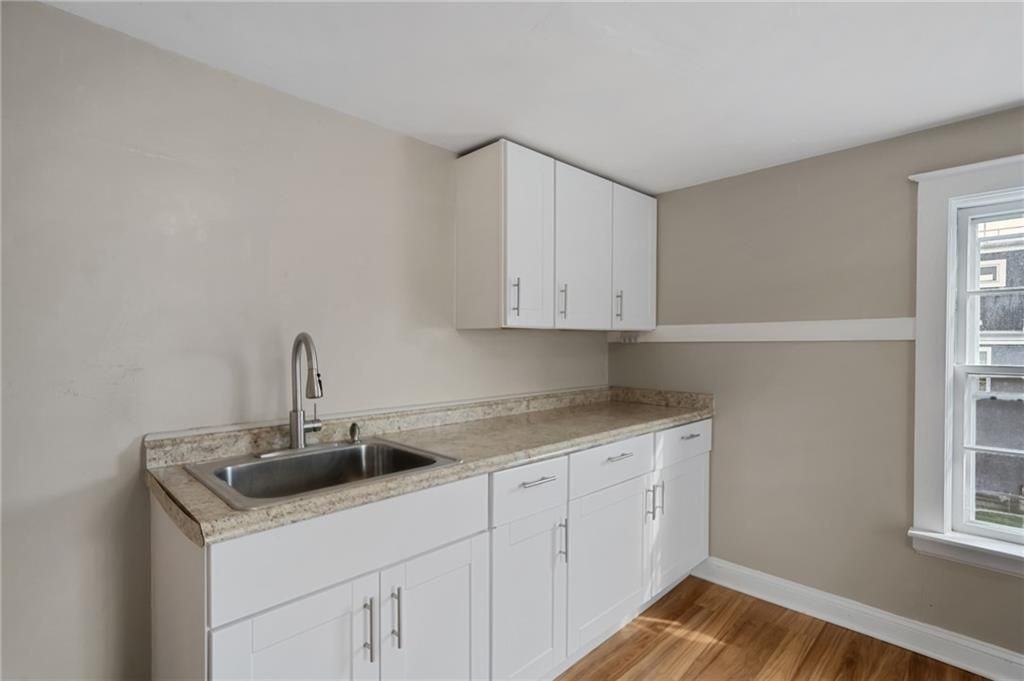 32 Houston Ave ##2 - Photo 5 of 21