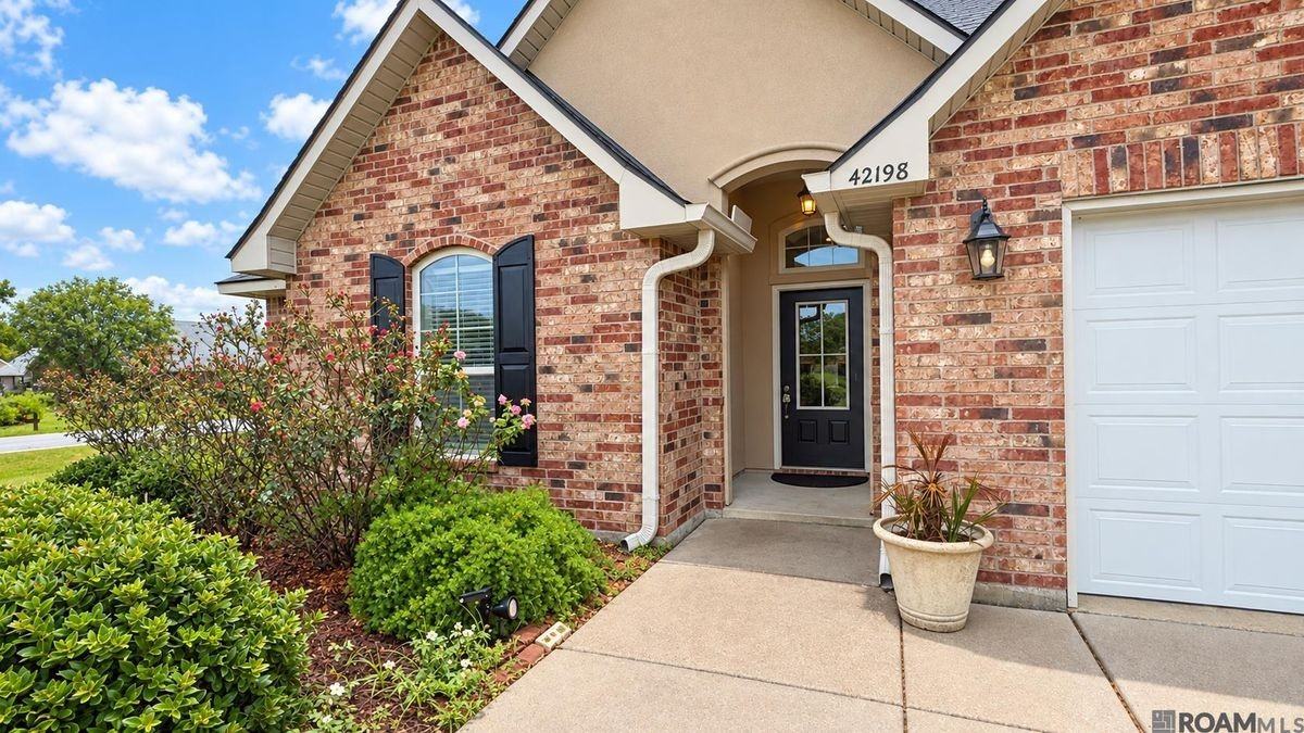 42198 Marblestone Ave - Photo 3 of 18