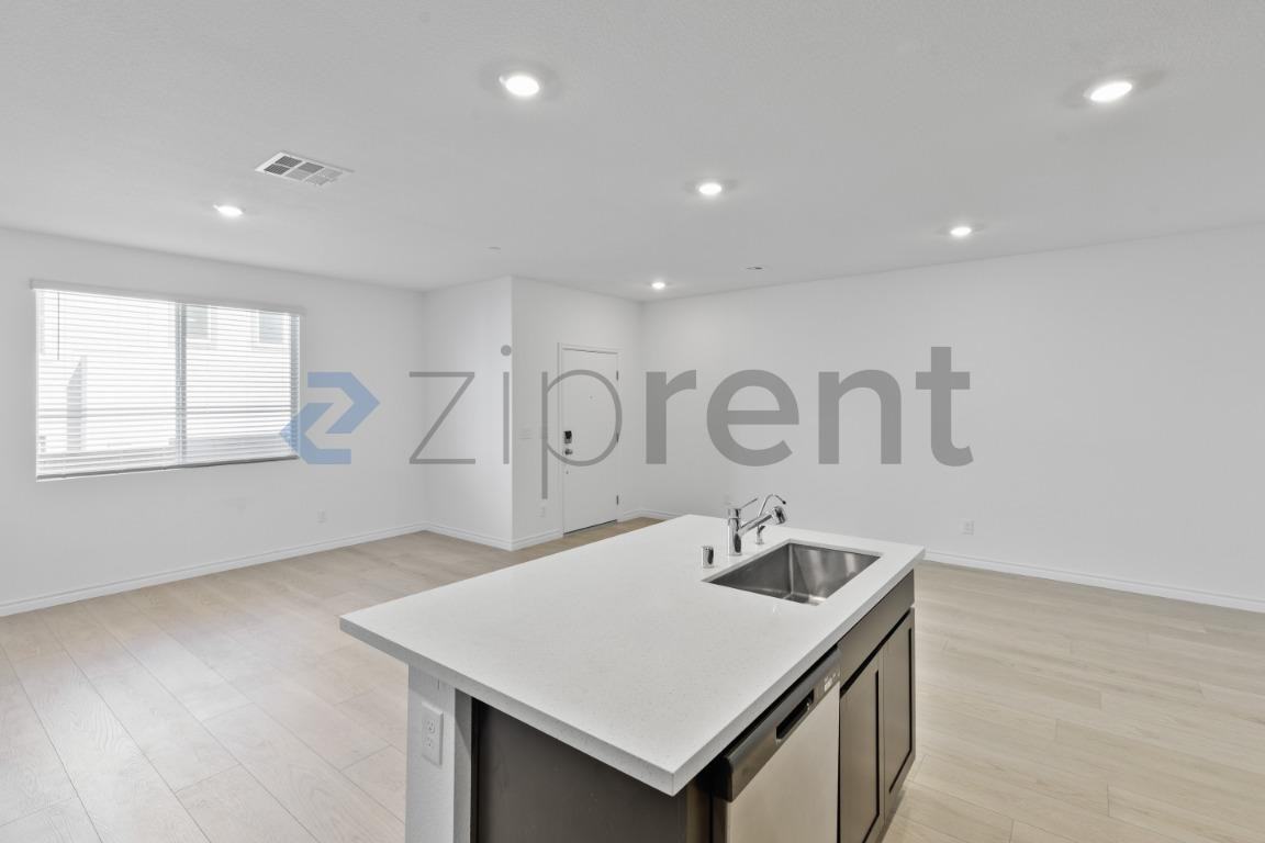 1526 Eva Crossing Pl - Photo 4 of 28