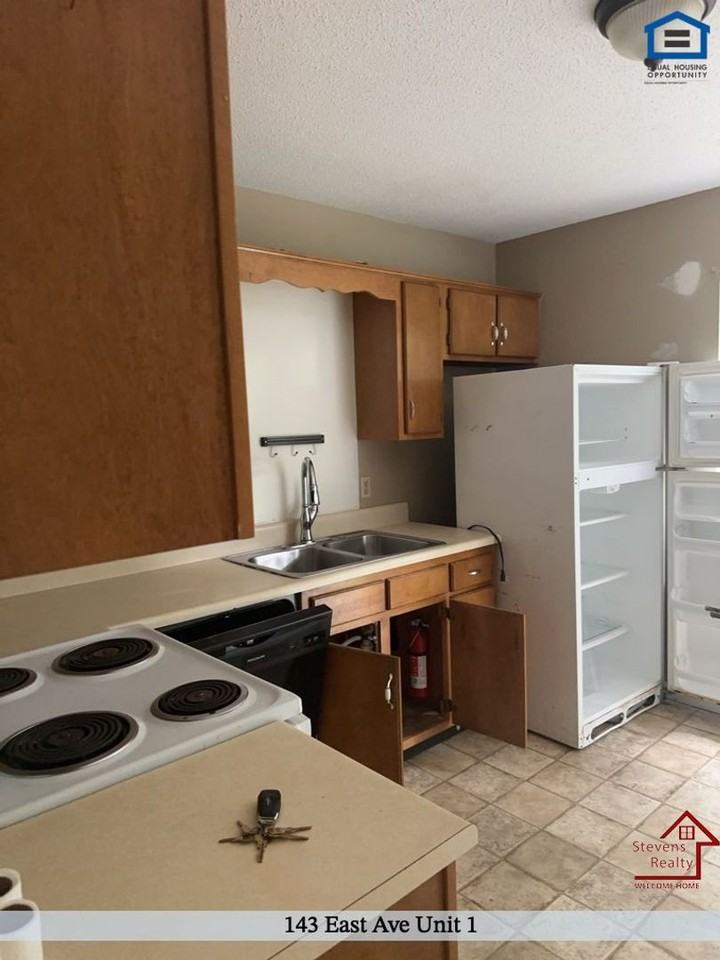 143 East Ave #1 - Photo 2 of 14