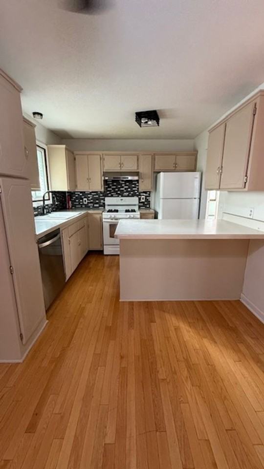 7608 Irving Ave N - Photo 6 of 20