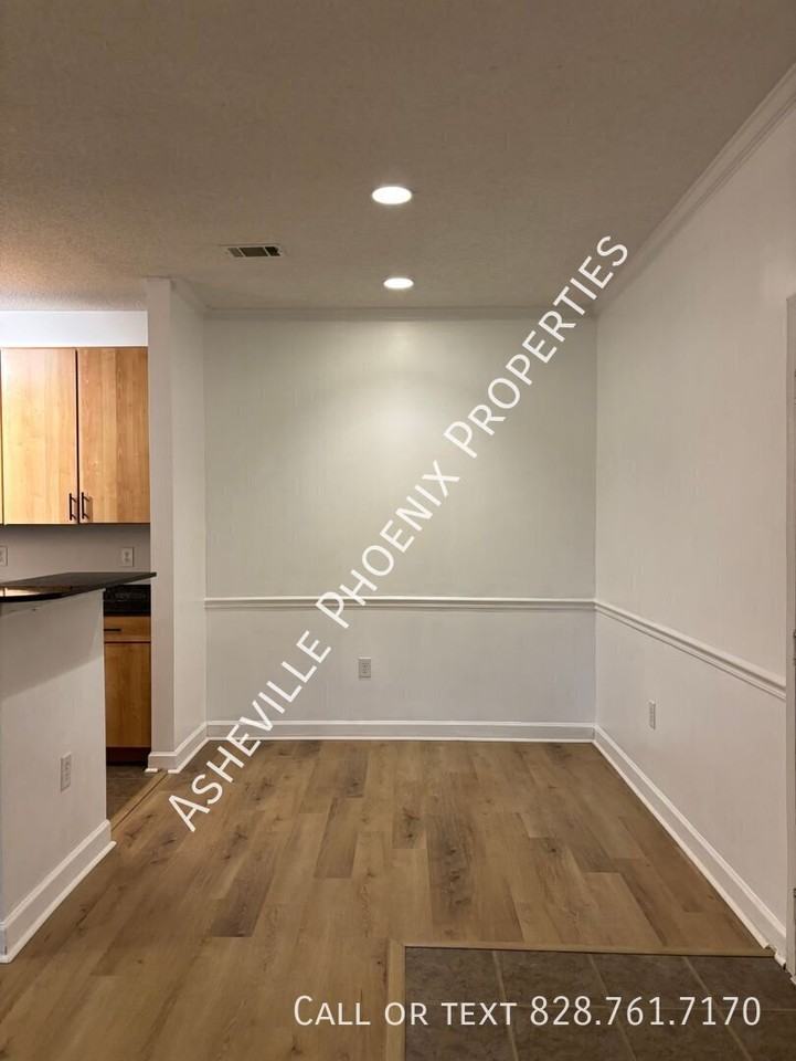 1000 Olde Eastwood Village Blvd #2B - Photo 6 of 18