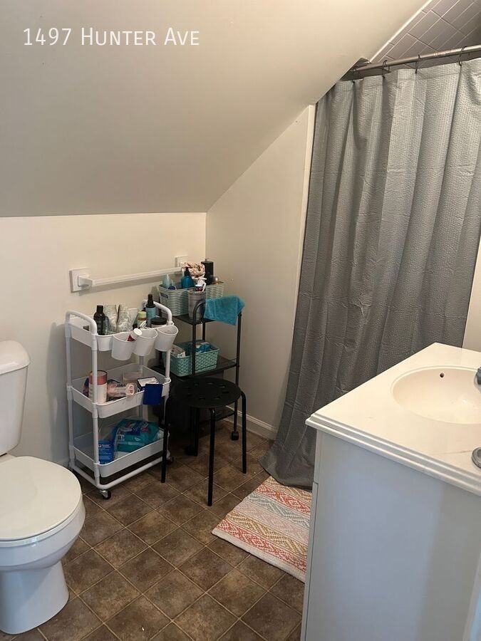 1497 Hunter Ave - Photo 3 of 5