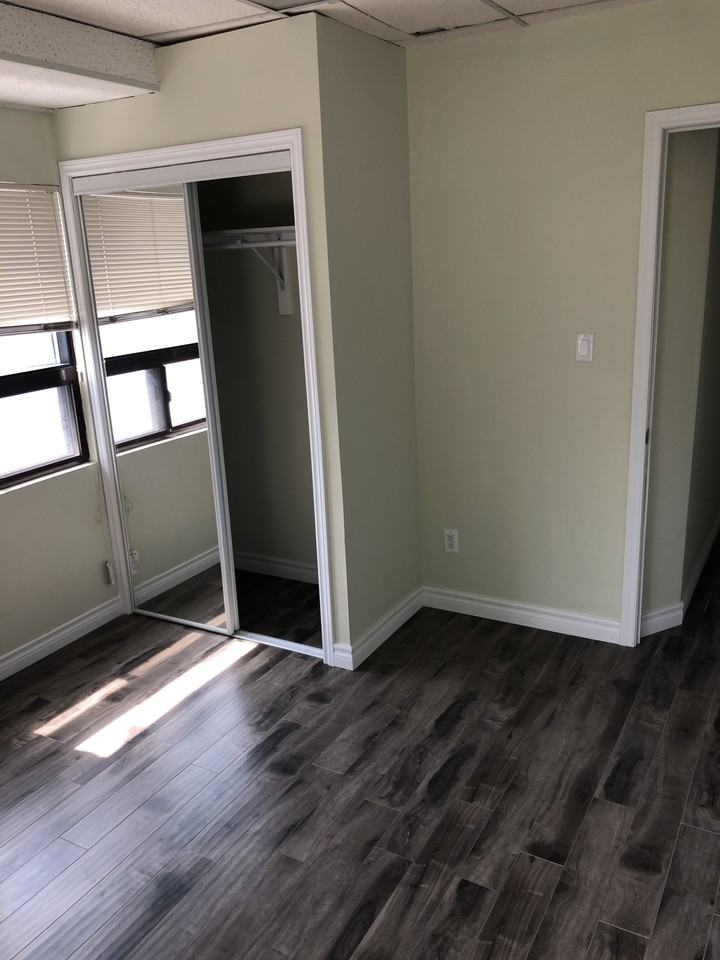 849 Bathurst Street #1 - Photo 7 of 30