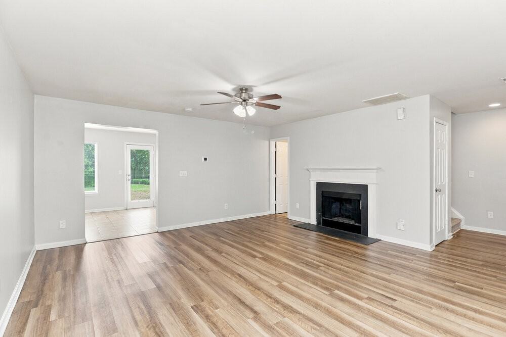 4415 Rich Ln - Photo 5 of 17