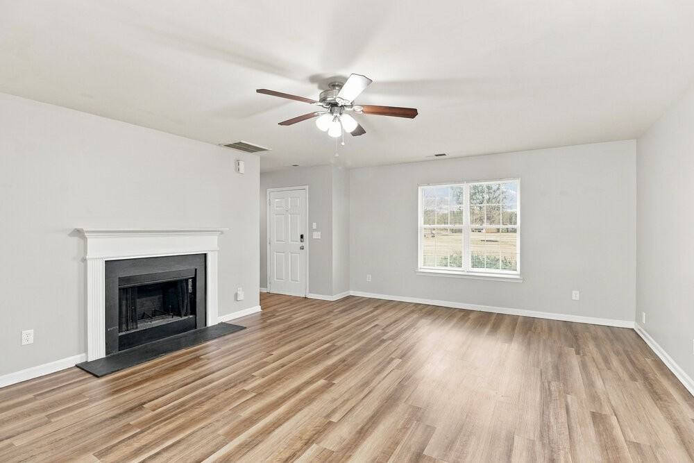 4415 Rich Ln - Photo 6 of 17