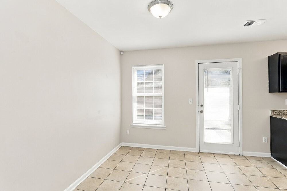 4415 Rich Ln - Photo 7 of 17
