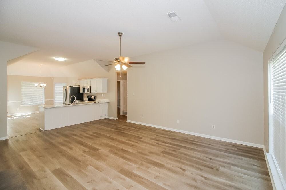160 Garden View Dr - Photo 5 of 15