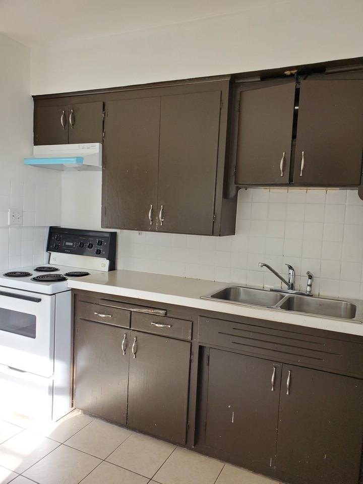 422 Delta Avenue - Photo 4 of 7