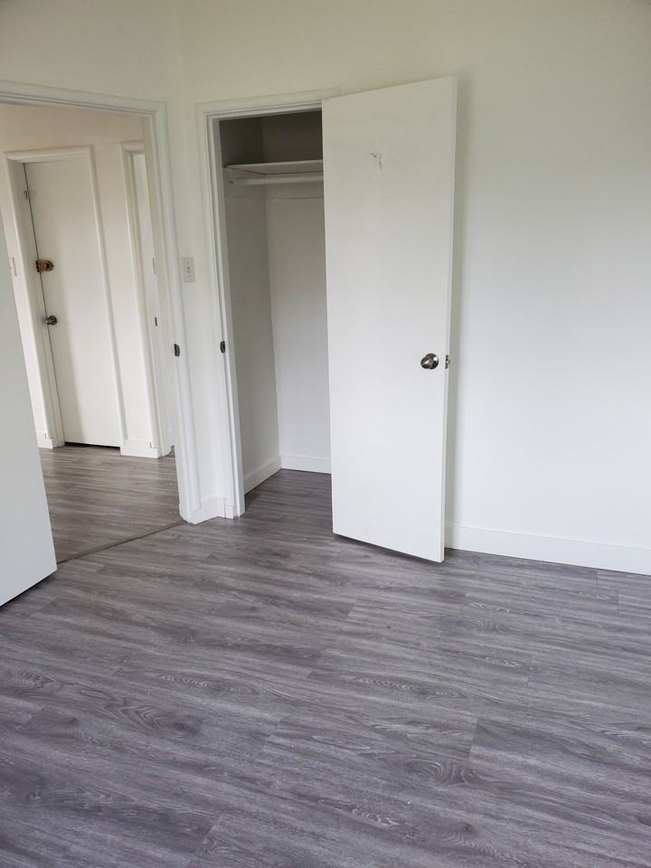 422 Delta Avenue - Photo 5 of 7