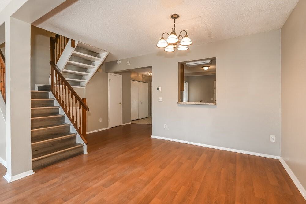 3021 Cobblewood Ln E - Photo 6 of 17