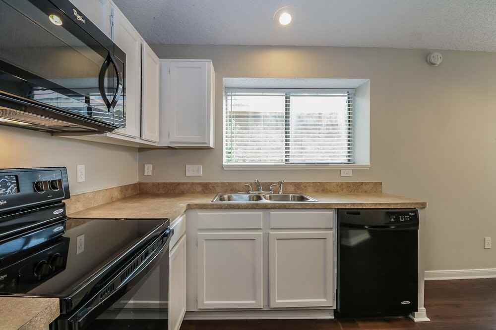 107 Caprock Dr - Photo 6 of 14
