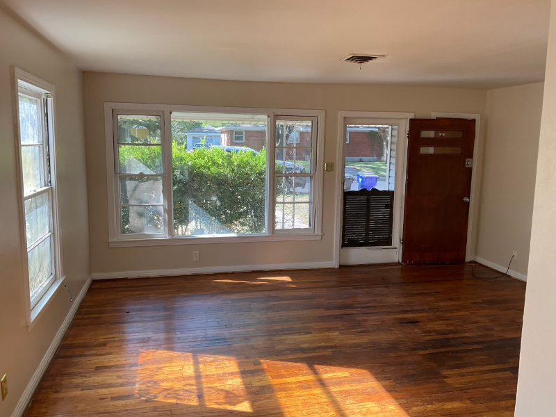 4409 Erath St - Photo 4 of 14