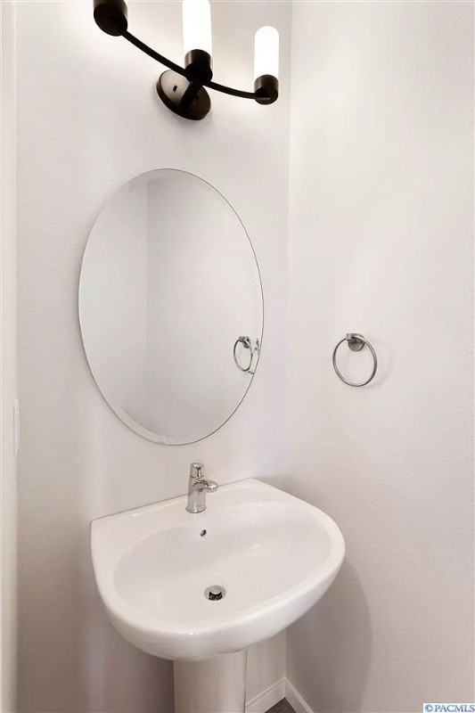 5508 Remington Dr - Photo 3 of 18