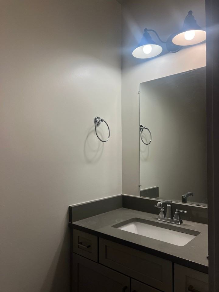 1726 Carvell Ave - Photo 6 of 20