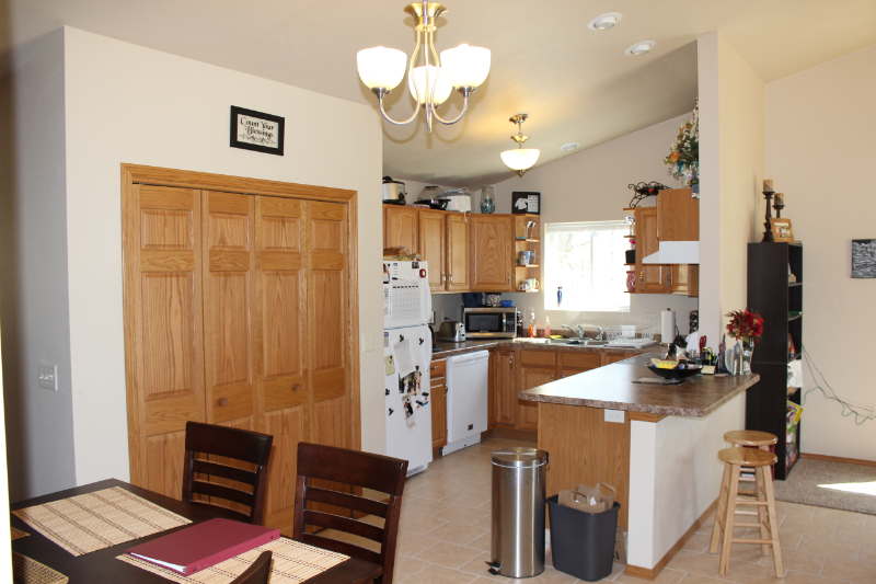 1489 Arctic Ct - Photo 4 of 19