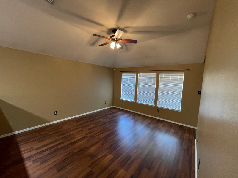 8513 Autumn Creek Trl - Photo 4 of 15