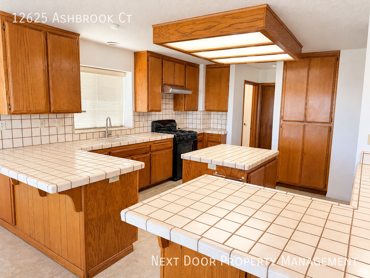 12625 Ashbrook Ct - Photo 5 of 15