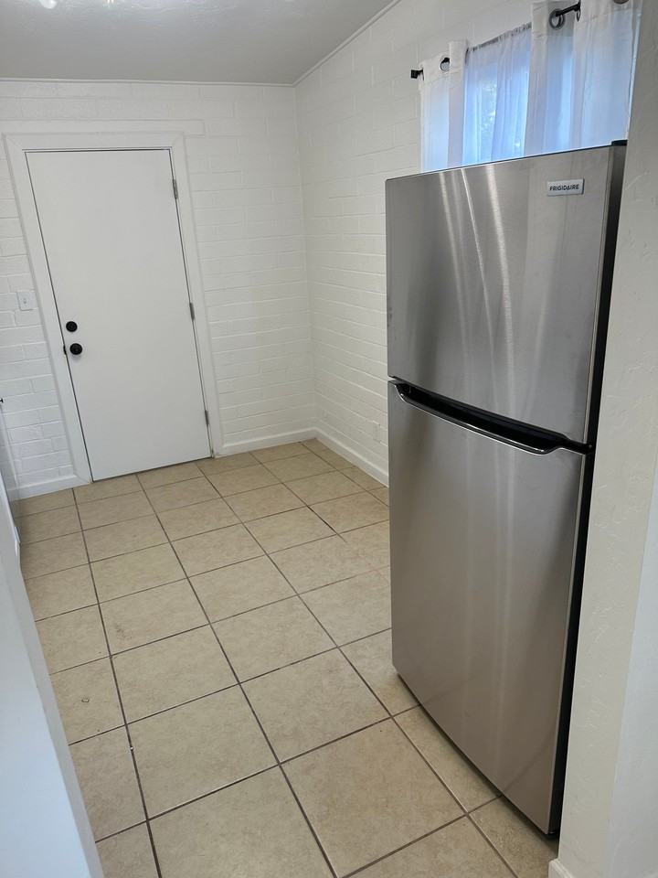 4413 E Fairmount St - Photo 3 of 16