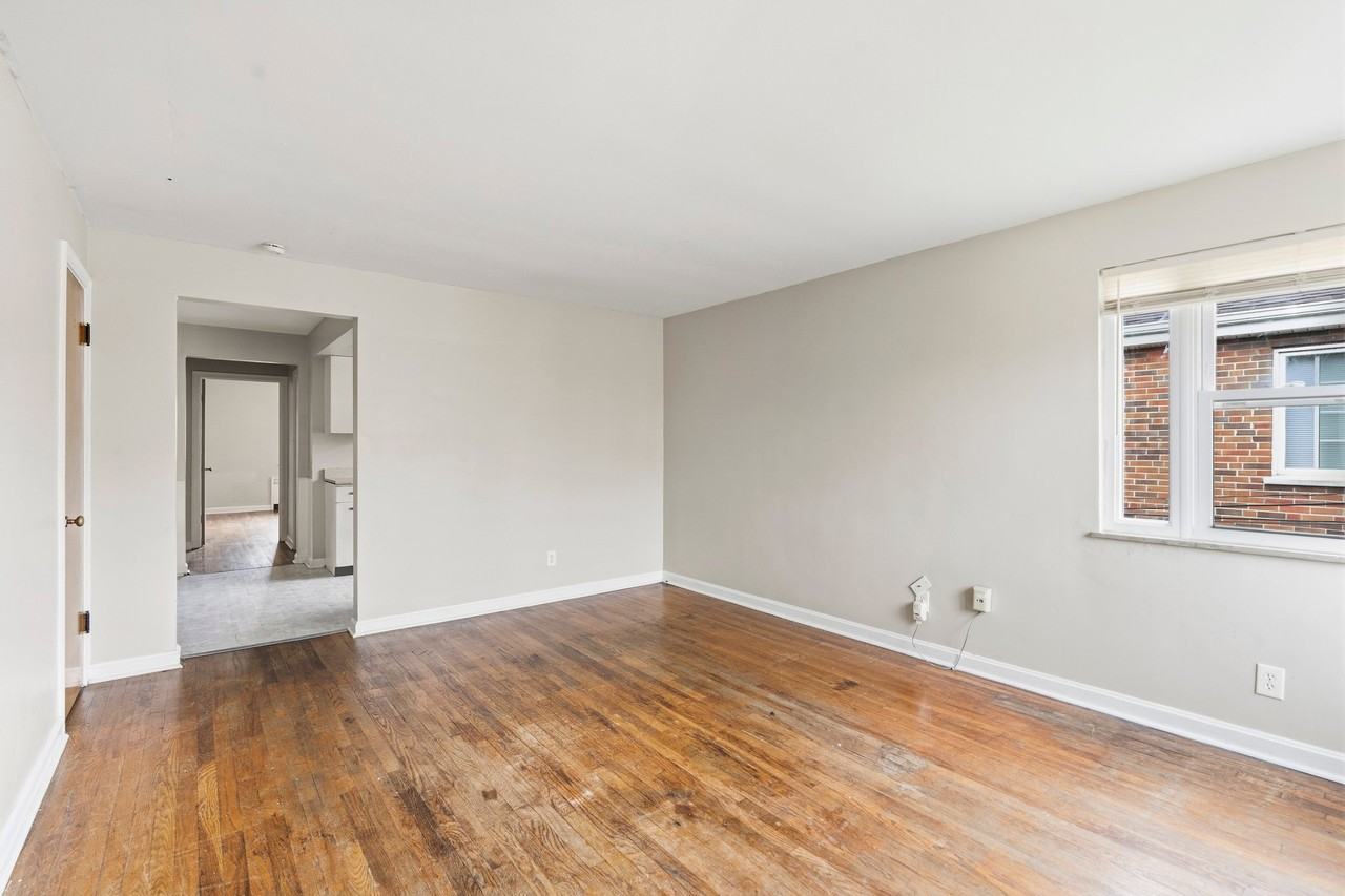3917 E Gatewood Ln #4 - Photo 4 of 20