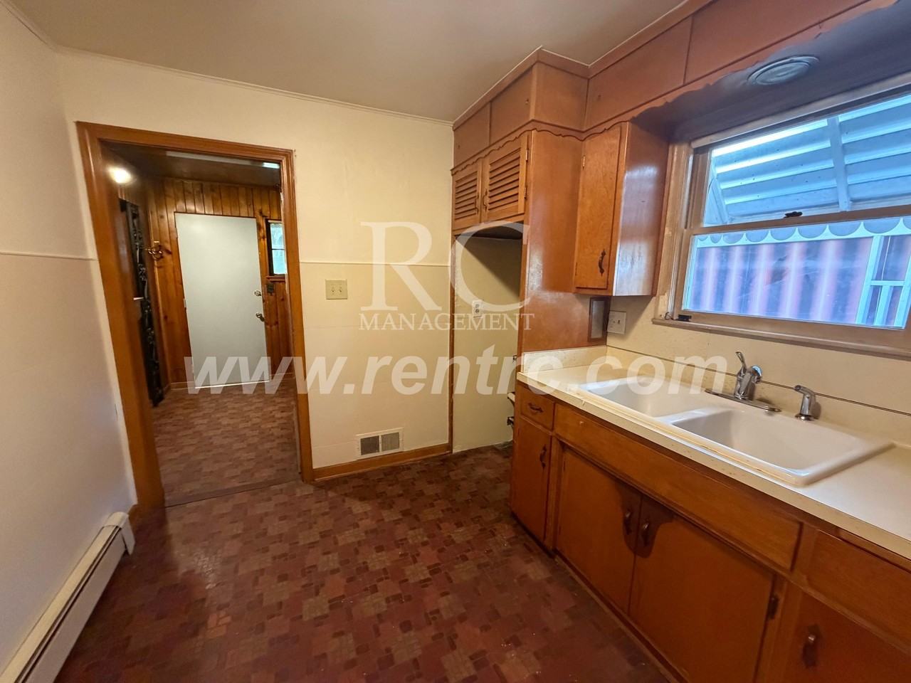 511 Porter St - Photo 3 of 17