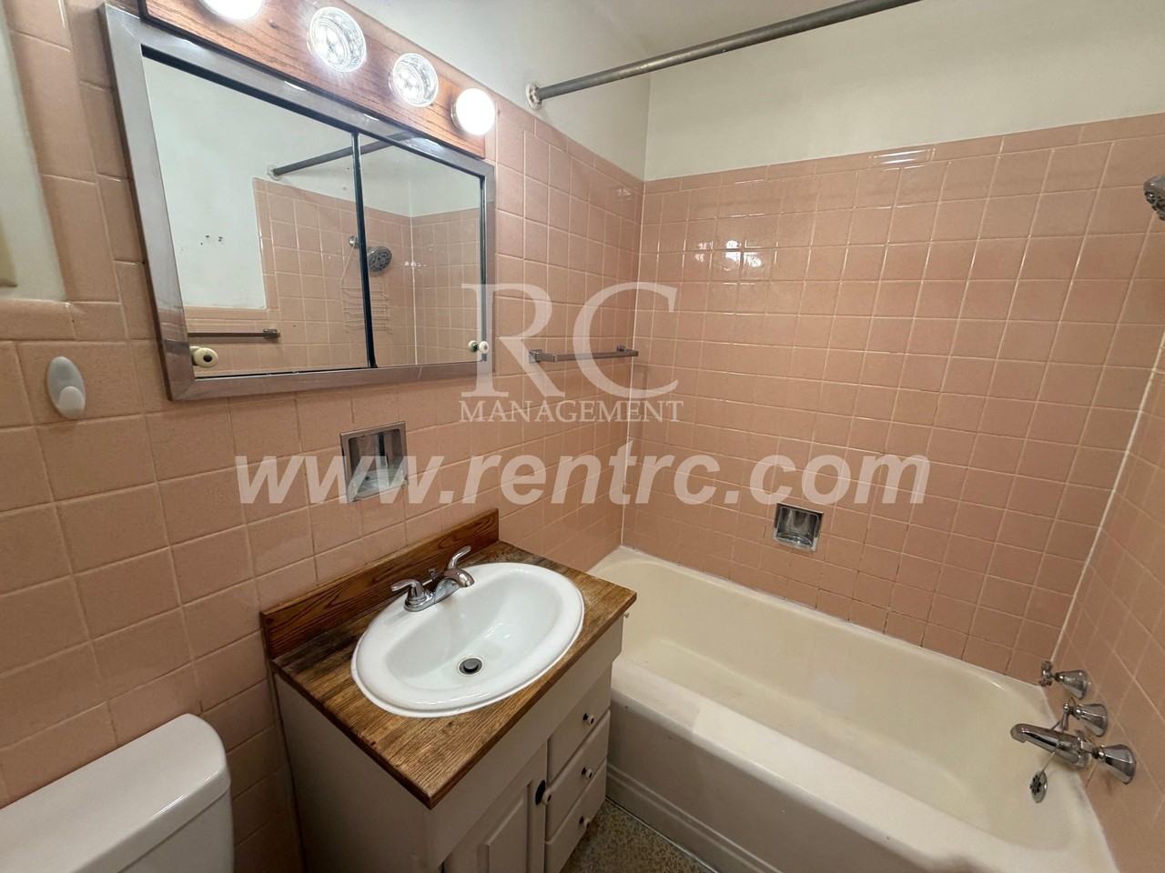 511 Porter St - Photo 4 of 17