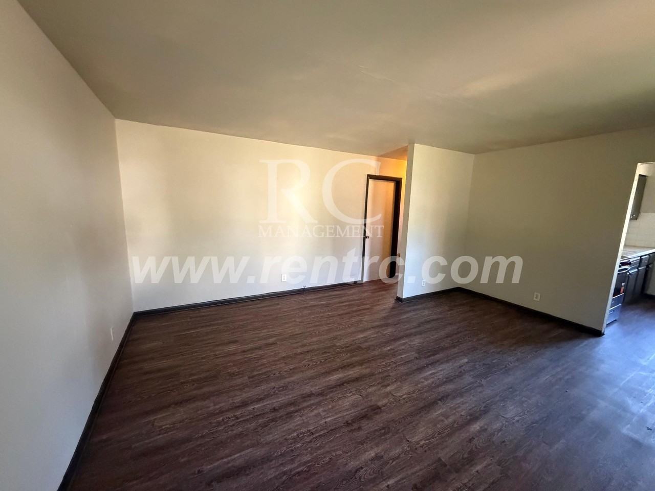 102 S Buchanan St - Photo 7 of 11