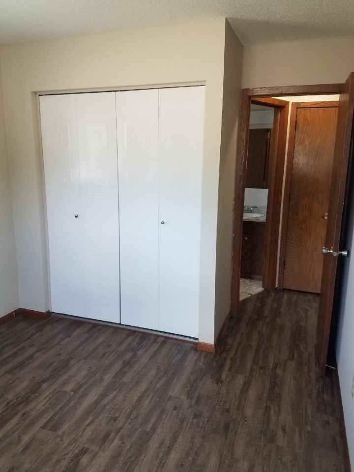 107 Prairie St N #3 - Photo 2 of 8